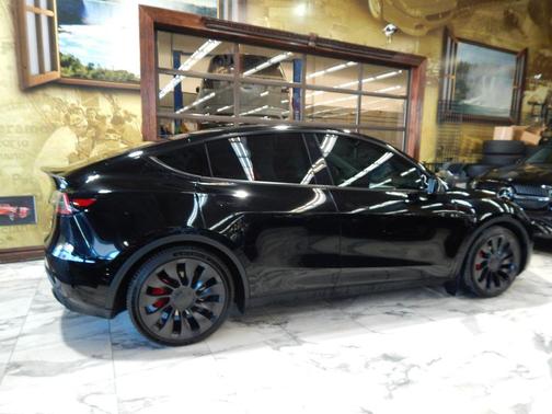 2022 Tesla Model Y Performance Dual Motor All-Wheel Drive