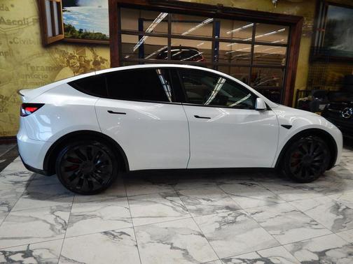 2023 Tesla Model Y Performance Dual Motor All-Wheel Drive