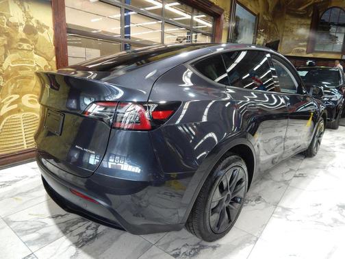 2025 Tesla Model Y Long Range Dual Motor All-Wheel Drive