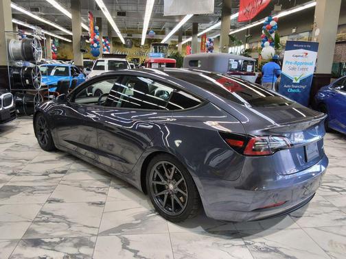 Gray 2019 Tesla Model 3 Long Range