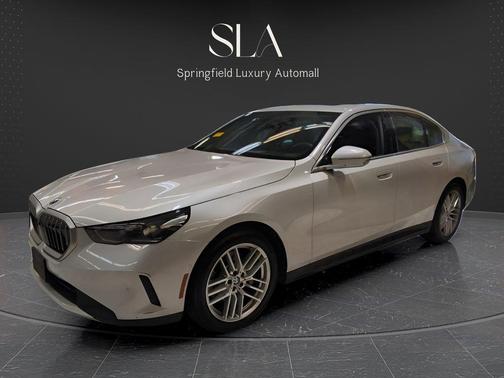 White 2025 BMW 530 xDrive