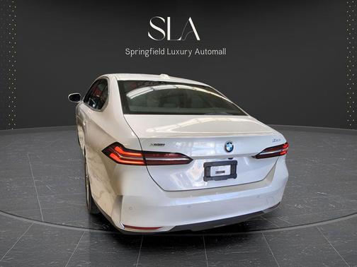 White 2025 BMW 530 xDrive