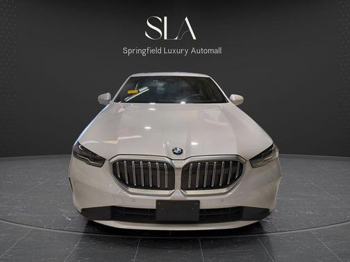 White 2025 BMW 530 xDrive