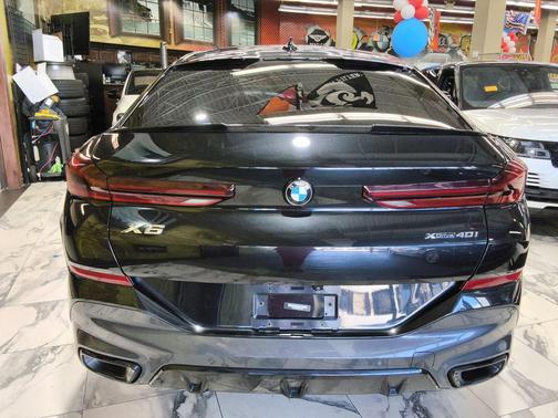 Black Sapphire Metallic 2022 BMW X6 xDrive40i