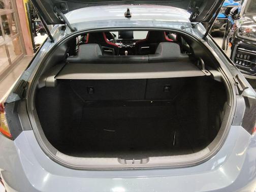 Sonic Gray Pearl 2024 Honda Civic Type R