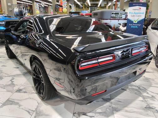 Pitch Black Clearcoat 2019 Dodge Challenger R/T Scat Pack