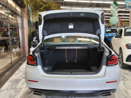 2023 BMW 530 i xDrive