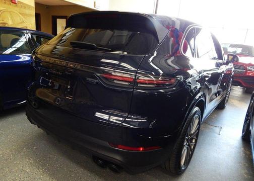 2022 Porsche Cayenne Cayenne