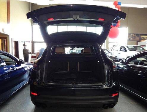 2022 Porsche Cayenne Cayenne