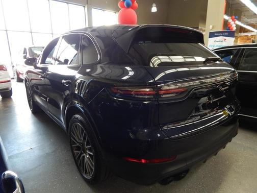 2022 Porsche Cayenne Cayenne