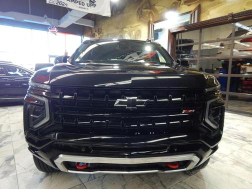 2025 Chevrolet Suburban 4WD Z71