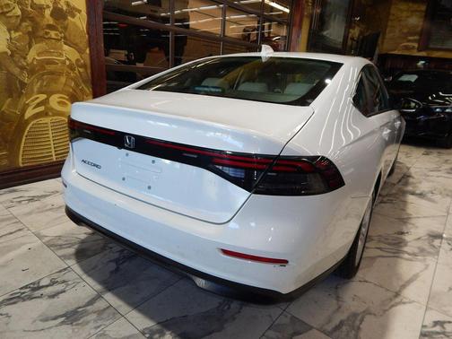 2025 Honda Accord LX 1.5T