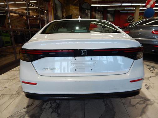 2025 Honda Accord LX 1.5T