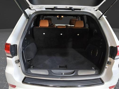 Ivory 3-Coat 2021 Jeep Grand Cherokee SRT