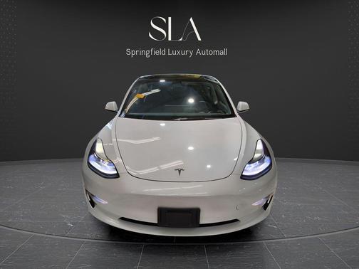 Pearl White Multi-Coat 2022 Tesla Model 3 Long Range
