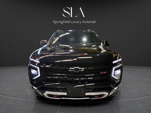 Black 2025 Chevrolet Suburban 4WD Z71