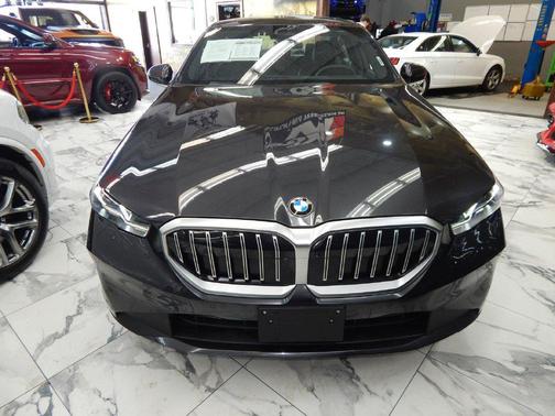Dark Graphite 2025 BMW 530 xDrive