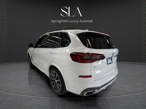 Mineral White Metallic 2021 BMW X5 xDrive40i