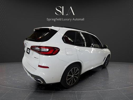 Mineral White Metallic 2021 BMW X5 xDrive40i