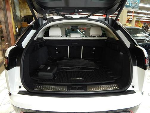 2022 Land Rover Range Rover Velar P250 S R-Dynamic