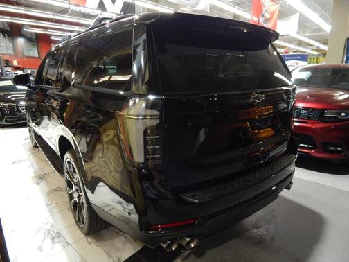 2025 Chevrolet Suburban RST