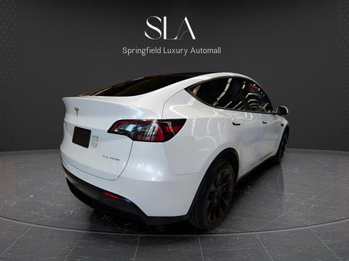 Pearl White Multi-Coat 2023 Tesla Model Y Long Range Dual Motor All-Wheel Drive