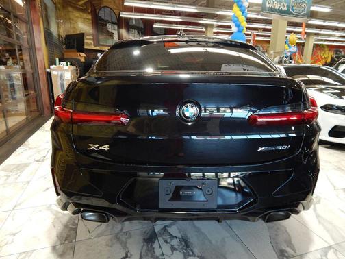 Black 2024 BMW X4 xDrive30i