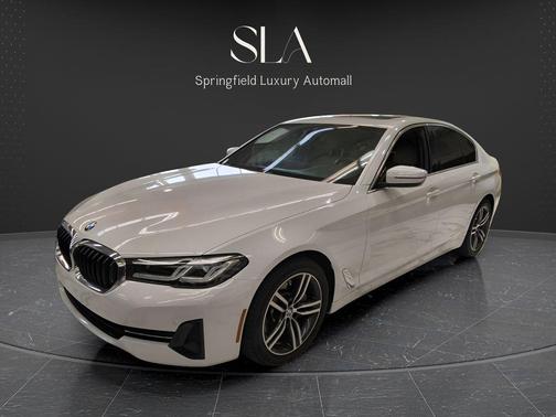 Alpine White 2022 BMW 530 i xDrive