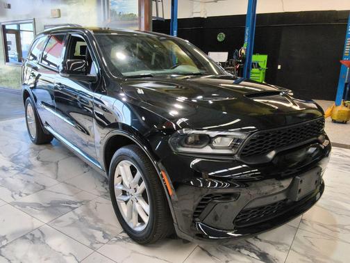DB Black Crystal Clearcoat 2024 Dodge Durango R/T