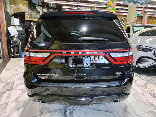 DB Black Crystal Clearcoat 2024 Dodge Durango R/T