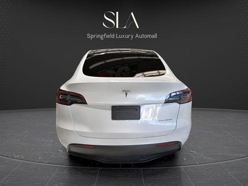 Pearl White Multi-Coat 2023 Tesla Model Y Long Range Dual Motor All-Wheel Drive