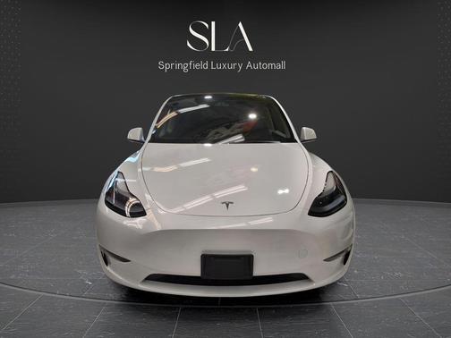 Pearl White Multi-Coat 2023 Tesla Model Y Long Range Dual Motor All-Wheel Drive