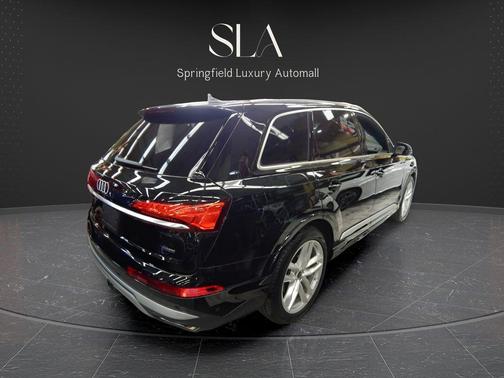 Mythos Black Metallic 2025 Audi Q7 55 Premium Plus