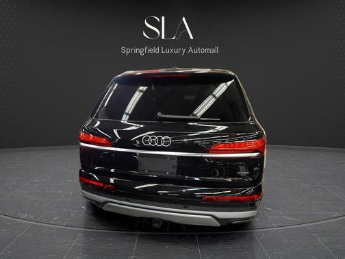 Mythos Black Metallic 2025 Audi Q7 55 Premium Plus