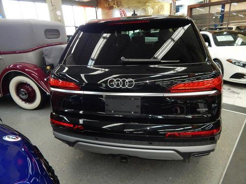 2025 Audi Q7 55 Premium Plus