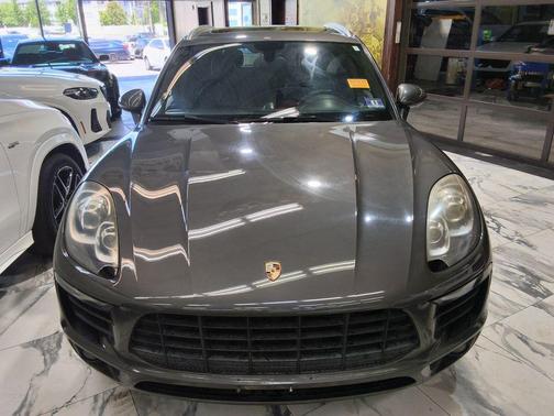 Agate Gray Metallic 2015 Porsche Macan Macan S