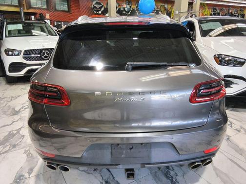Agate Gray Metallic 2015 Porsche Macan Macan S