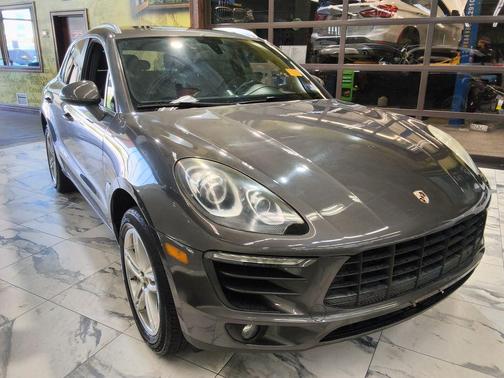 Agate Gray Metallic 2015 Porsche Macan Macan S