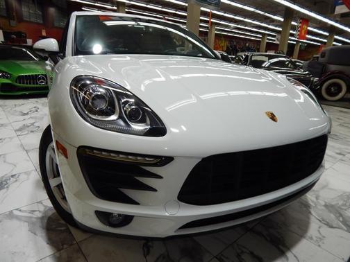 White 2018 Porsche Macan Macan