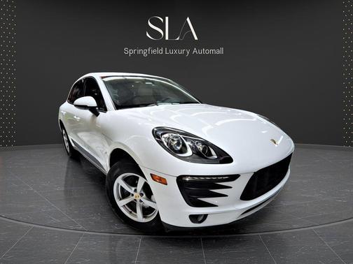 White 2018 Porsche Macan Macan