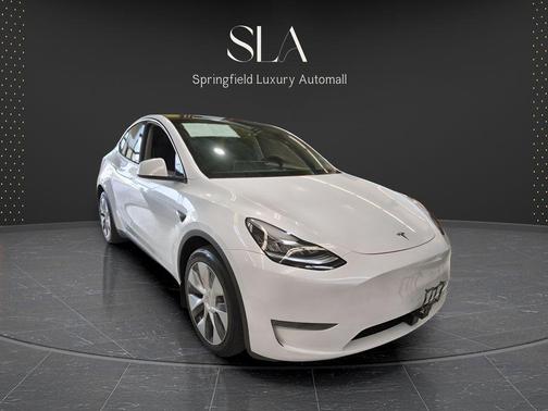 Pearl White Multi-Coat 2023 Tesla Model Y Performance Dual Motor All-Wheel Drive