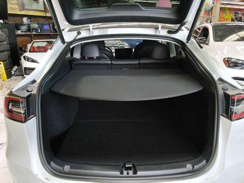 Pearl White Multi-Coat 2023 Tesla Model Y Performance Dual Motor All-Wheel Drive