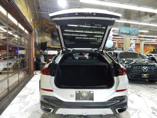 White Metallic 2023 BMW X6 xDrive40i