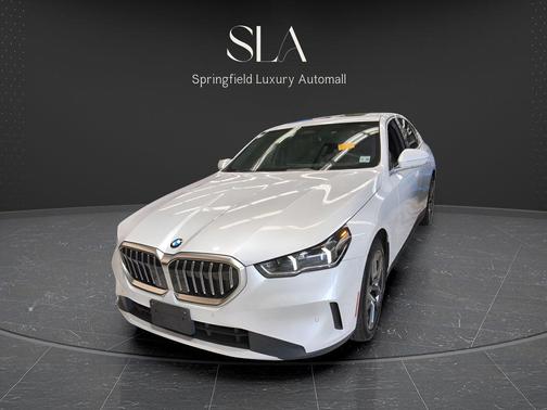 White Metallic 2026 BMW 530 xDrive