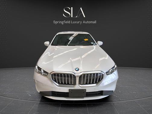 White Metallic 2026 BMW 530 xDrive