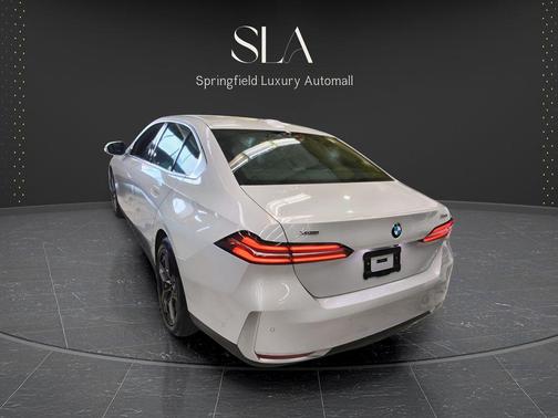 White Metallic 2026 BMW 530 xDrive