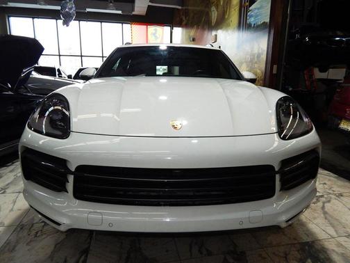 2022 Porsche Cayenne Platinum Edition