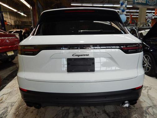 2022 Porsche Cayenne Platinum Edition