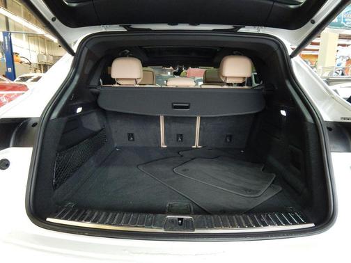 2022 Porsche Cayenne Platinum Edition