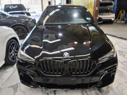 Black 2022 BMW X6 xDrive40i